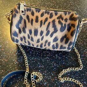Leopard print felt barrel purse with detachable chain strap   New never used